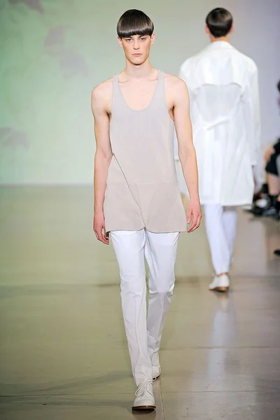 Look 8